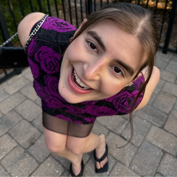 Meet your Posher, Abbey - Picture 2 of 2